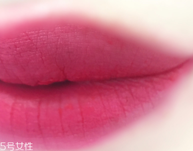 桃紅色口紅適合什么人 最流行的桃紅色口紅 桃紅色口紅適合什么人 最流行的桃紅色口紅