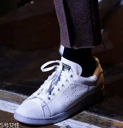 小白鞋曬黃了怎么辦？小白鞋曬黃了這樣恢復