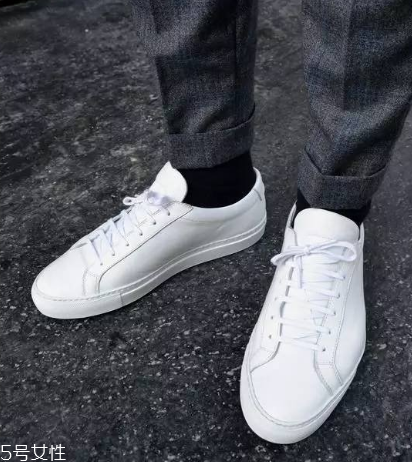 小白鞋曬黃了怎么辦？小白鞋曬黃了這樣恢復