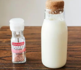 奶蓋怎么喝？奶蓋的正宗喝法