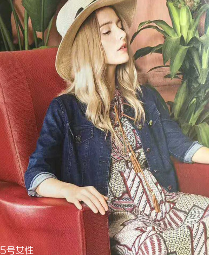 雪紡連衣裙搭配什么外套？雪紡連衣裙搭配外套技巧