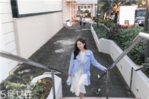 無袖連衣裙怎么搭配外套？無袖連衣裙搭配圖片