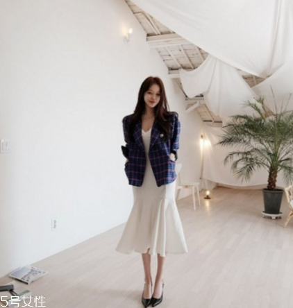 無袖連衣裙怎么搭配外套？無袖連衣裙搭配圖片