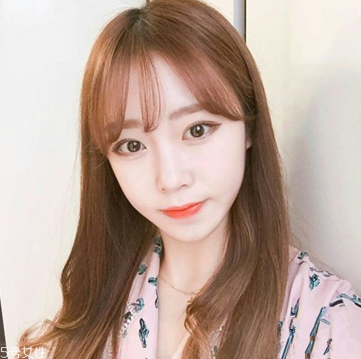 自己在家如何染發(fā) 2018年最火最流行的發(fā)型顏色盤點 自己在家如何染發(fā) 2018年最火最流行的發(fā)型顏色盤點