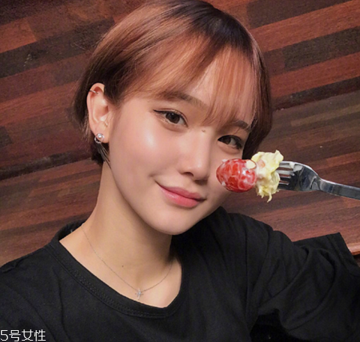 2018韓國流行發(fā)色 2018年熱門頭發(fā)顏色推薦 2018韓國流行發(fā)色 2018年熱門頭發(fā)顏色推薦