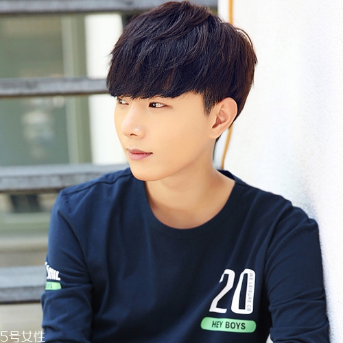 2022男生流行發(fā)型短發(fā)名稱 2022男生最新發(fā)型圖片 2022男生流行發(fā)型短發(fā)名稱 2022男生最新發(fā)型圖片