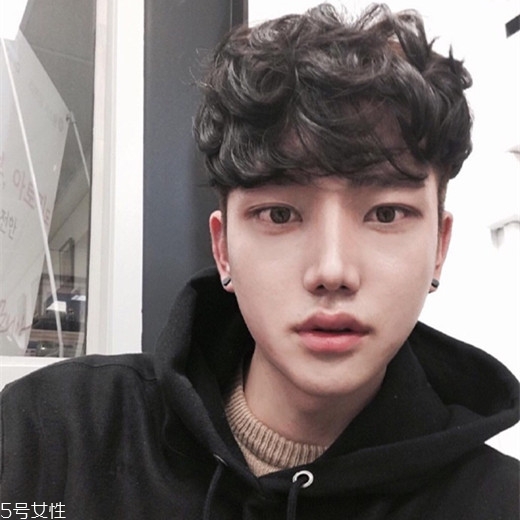 2022男生流行發(fā)型短發(fā)名稱 2022男生最新發(fā)型圖片 2022男生流行發(fā)型短發(fā)名稱 2022男生最新發(fā)型圖片