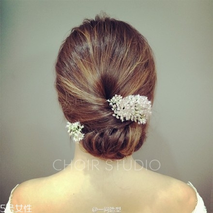 2018新娘發(fā)型新款式圖片及詳細步驟 浪漫的新娘發(fā)型