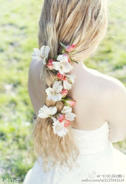 2018新娘發(fā)型新款式圖片及詳細步驟 浪漫的新娘發(fā)型
