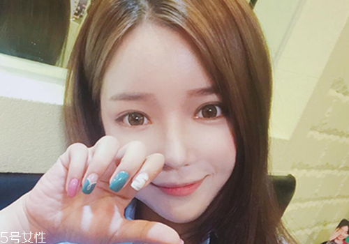 2018韓國流行發(fā)色 2018年熱門頭發(fā)顏色推薦 2018韓國流行發(fā)色 2018年熱門頭發(fā)顏色推薦