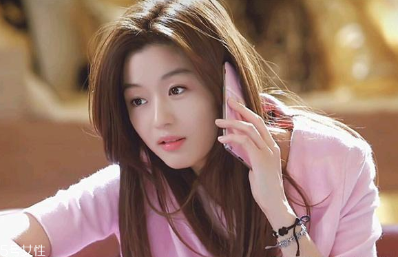 自己在家如何染發(fā) 2018年最火最流行的發(fā)型顏色盤點 自己在家如何染發(fā) 2018年最火最流行的發(fā)型顏色盤點