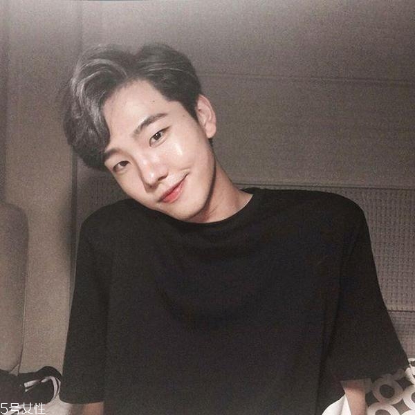 單眼皮男生適合什么發(fā)型 單眼皮男生也可以很帥 單眼皮男生適合什么發(fā)型 單眼皮男生也可以很帥