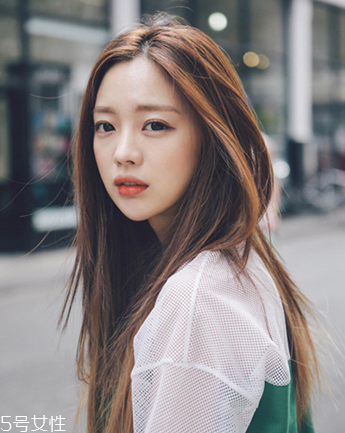 頭發(fā)多的女生適合什么短發(fā) 頭發(fā)多適合發(fā)型 頭發(fā)多的女生適合什么短發(fā) 頭發(fā)多適合發(fā)型