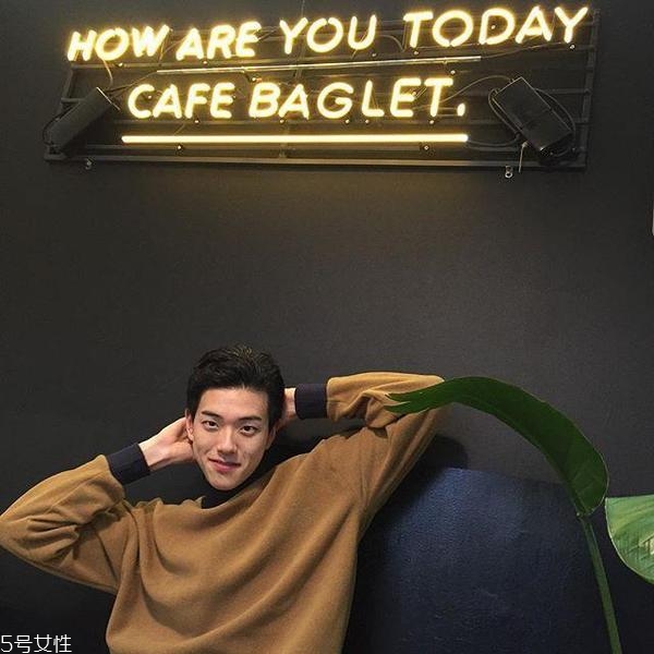 單眼皮男生適合什么發(fā)型 單眼皮男生也可以很帥 單眼皮男生適合什么發(fā)型 單眼皮男生也可以很帥