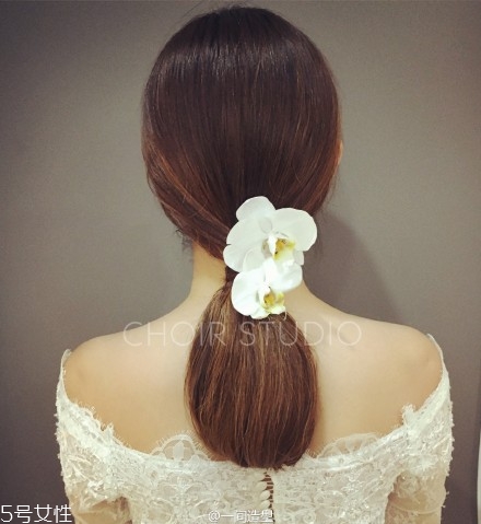 2018新娘發(fā)型新款式圖片及詳細步驟 浪漫的新娘發(fā)型