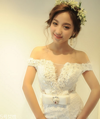 新娘發(fā)型可以可以留劉海嗎 洋氣的新娘發(fā)型 新娘發(fā)型可以可以留劉海嗎 洋氣的新娘發(fā)型