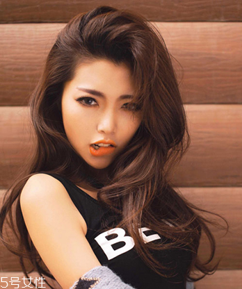 頭發(fā)多的女生適合什么短發(fā) 頭發(fā)多適合發(fā)型 頭發(fā)多的女生適合什么短發(fā) 頭發(fā)多適合發(fā)型