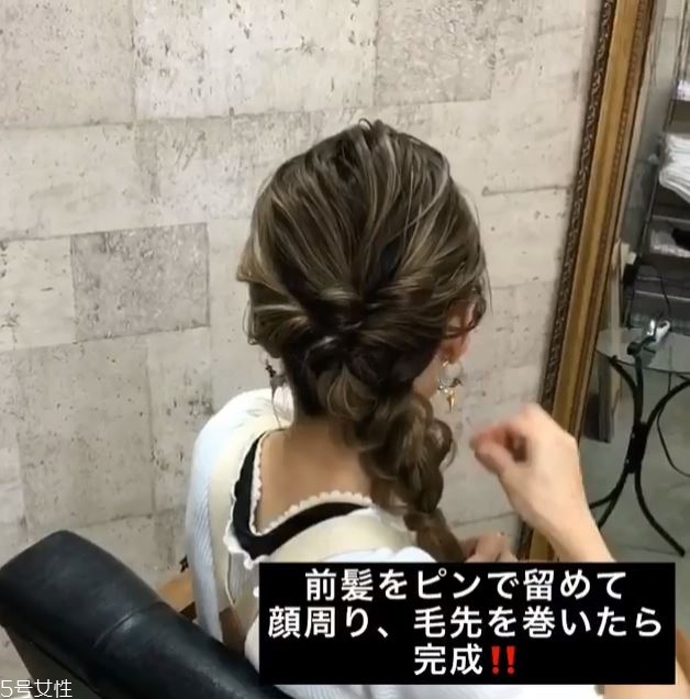 簡單3步優(yōu)雅馬尾編發(fā)教程圖解 簡單3步優(yōu)雅馬尾編發(fā)教程圖解