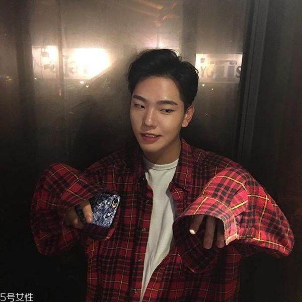 單眼皮男生適合什么發(fā)型 單眼皮男生也可以很帥 單眼皮男生適合什么發(fā)型 單眼皮男生也可以很帥