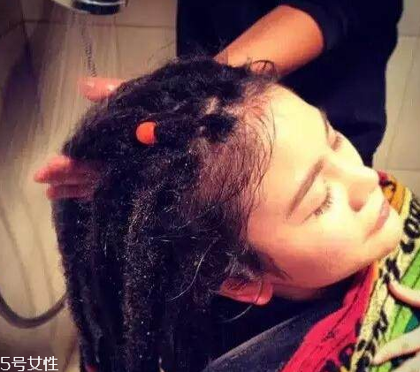 臟辮多久洗一次 臟辮是這樣養(yǎng)護(hù)的 臟辮多久洗一次 臟辮是這樣養(yǎng)護(hù)的