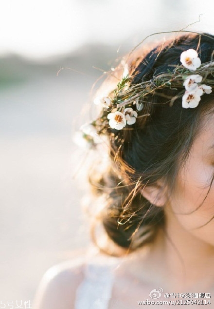 2018新娘發(fā)型新款式圖片及詳細步驟 浪漫的新娘發(fā)型