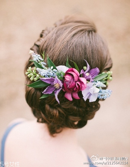 2018新娘發(fā)型新款式圖片及詳細步驟 浪漫的新娘發(fā)型