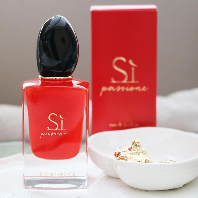 阿瑪尼si紅瓶香水什么味道 阿瑪尼si摯愛紅瓶好聞嗎 阿瑪尼si紅瓶香水什么味道 阿瑪尼si摯愛紅瓶好聞嗎