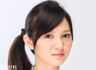 學(xué)生怎么扎馬尾有氣質(zhì) 簡單又漂亮學(xué)生馬尾辮扎法 學(xué)生怎么扎馬尾有氣質(zhì) 簡單又漂亮學(xué)生馬尾辮扎法