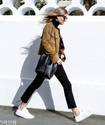 小白鞋發(fā)霉了怎么洗掉？小白鞋霉點清洗方法