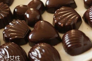 黑巧克力可以提神嗎 黑巧克力提神效果好嗎 黑巧克力可以提神嗎 黑巧克力提神效果好嗎