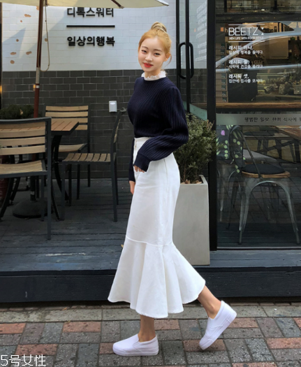 小白鞋蹭出黑條怎么辦？小白鞋黑印清洗方法