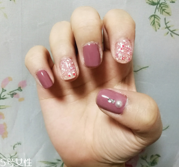 名創(chuàng)優(yōu)品指甲油奶茶色好看嗎 名創(chuàng)優(yōu)品指甲油測評 名創(chuàng)優(yōu)品指甲油奶茶色好看嗎 名創(chuàng)優(yōu)品指甲油測評