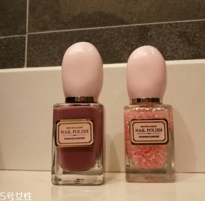 名創(chuàng)優(yōu)品指甲油奶茶色好看嗎 名創(chuàng)優(yōu)品指甲油測評 名創(chuàng)優(yōu)品指甲油奶茶色好看嗎 名創(chuàng)優(yōu)品指甲油測評