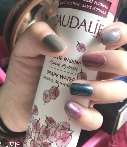 名創(chuàng)優(yōu)品指甲油奶茶色好看嗎 名創(chuàng)優(yōu)品指甲油測評 名創(chuàng)優(yōu)品指甲油奶茶色好看嗎 名創(chuàng)優(yōu)品指甲油測評