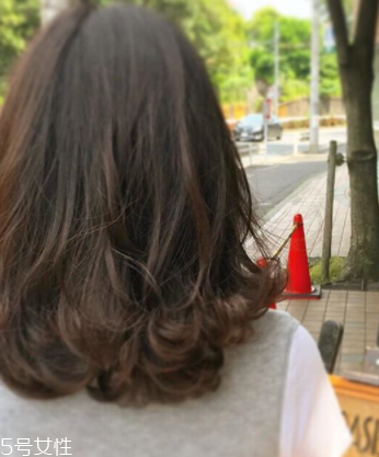 中長發(fā)燙發(fā)尾卷顯老嗎 長發(fā)燙發(fā)尾發(fā)型圖片2022 中長發(fā)燙發(fā)尾卷顯老嗎 長發(fā)燙發(fā)尾發(fā)型圖片2022