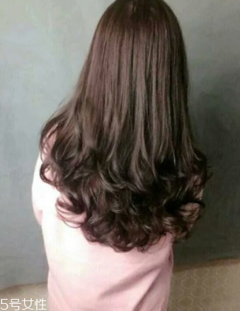 中長發(fā)燙發(fā)尾卷顯老嗎 長發(fā)燙發(fā)尾發(fā)型圖片2022 中長發(fā)燙發(fā)尾卷顯老嗎 長發(fā)燙發(fā)尾發(fā)型圖片2022
