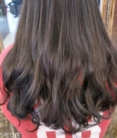 中長發(fā)燙發(fā)尾卷顯老嗎 長發(fā)燙發(fā)尾發(fā)型圖片2022 中長發(fā)燙發(fā)尾卷顯老嗎 長發(fā)燙發(fā)尾發(fā)型圖片2022
