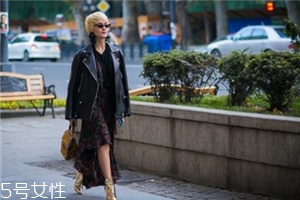 碎花連衣裙配什么外套？碎花連衣裙搭配外套圖片