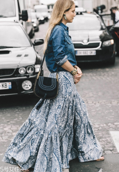 碎花連衣裙配什么外套？碎花連衣裙搭配外套圖片