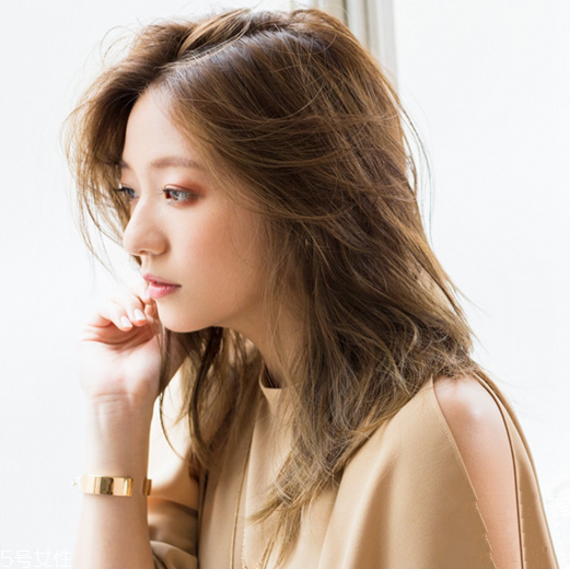 如何根據(jù)膚色挑選發(fā)色 自然低調(diào)發(fā)色推薦 如何根據(jù)膚色挑選發(fā)色 自然低調(diào)發(fā)色推薦