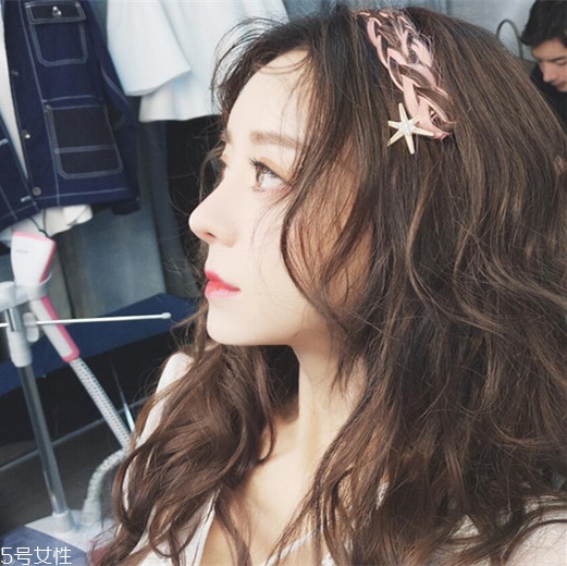 如何根據(jù)膚色挑選發(fā)色 自然低調(diào)發(fā)色推薦 如何根據(jù)膚色挑選發(fā)色 自然低調(diào)發(fā)色推薦