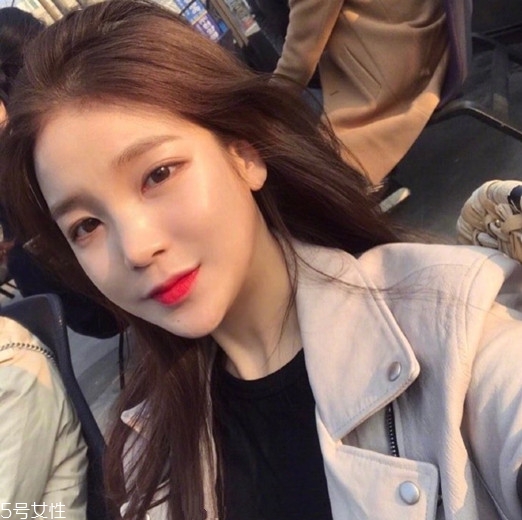 如何根據(jù)膚色挑選發(fā)色 自然低調(diào)發(fā)色推薦 如何根據(jù)膚色挑選發(fā)色 自然低調(diào)發(fā)色推薦