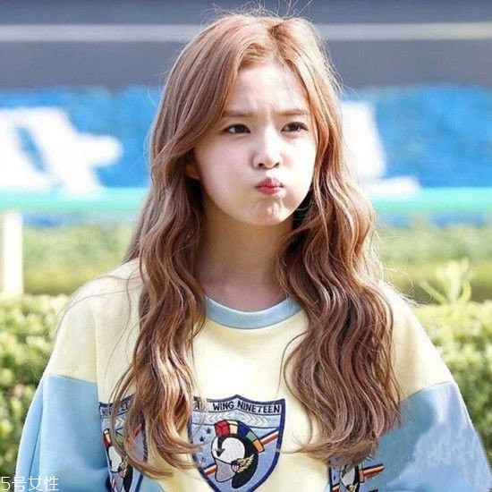 如何根據(jù)膚色挑選發(fā)色 自然低調(diào)發(fā)色推薦 如何根據(jù)膚色挑選發(fā)色 自然低調(diào)發(fā)色推薦