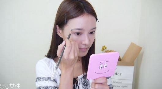 怎樣畫自然妝容 韓國自然妝容畫法步驟 怎樣畫自然妝容 韓國自然妝容畫法步驟