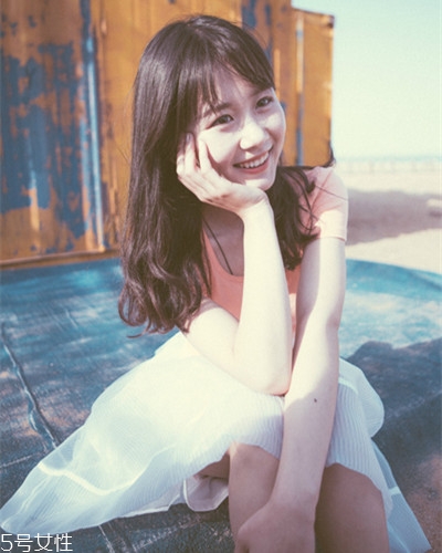 如何根據(jù)膚色挑選發(fā)色 自然低調(diào)發(fā)色推薦 如何根據(jù)膚色挑選發(fā)色 自然低調(diào)發(fā)色推薦