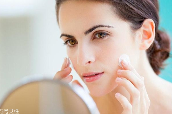 干敏膚質(zhì)怎么判斷 干敏膚質(zhì)全面剖析 干敏膚質(zhì)怎么判斷 干敏膚質(zhì)全面剖析