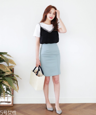 高腰短裙怎么搭配上衣？高腰短裙搭配上衣圖片