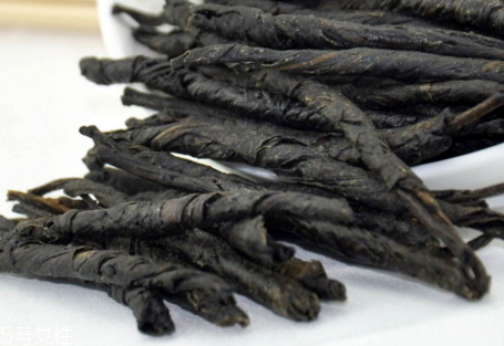 苦丁茶什么時候喝最好 適合喝苦丁茶的季節(jié) 苦丁茶什么時候喝最好 適合喝苦丁茶的季節(jié)