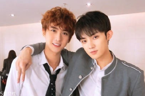 何東東卷毛是什么發(fā)型 何東東最新可愛卷毛發(fā)型 何東東卷毛是什么發(fā)型 何東東最新可愛卷毛發(fā)型