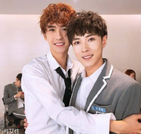 何東東卷毛是什么發(fā)型 何東東最新可愛卷毛發(fā)型 何東東卷毛是什么發(fā)型 何東東最新可愛卷毛發(fā)型